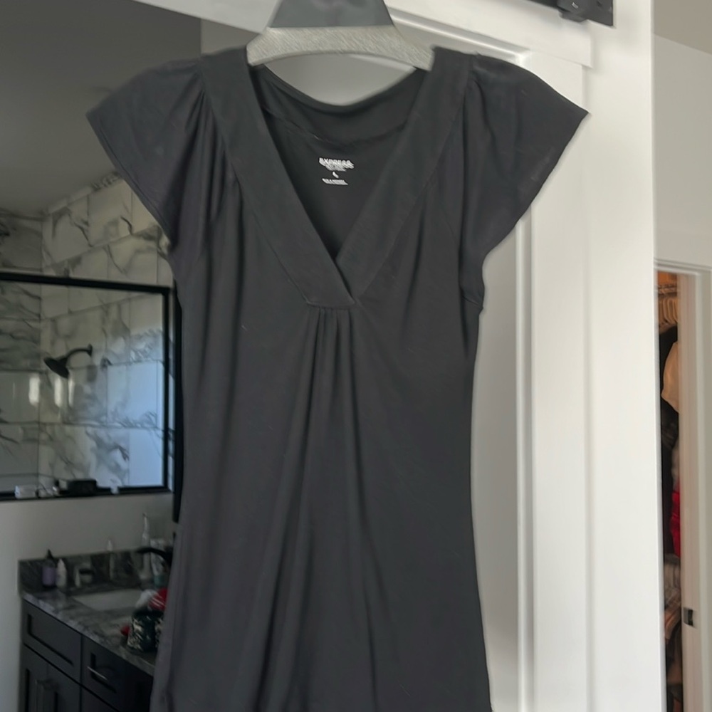 Express Black V-neck Cap sleeve stretch Top-Size S
